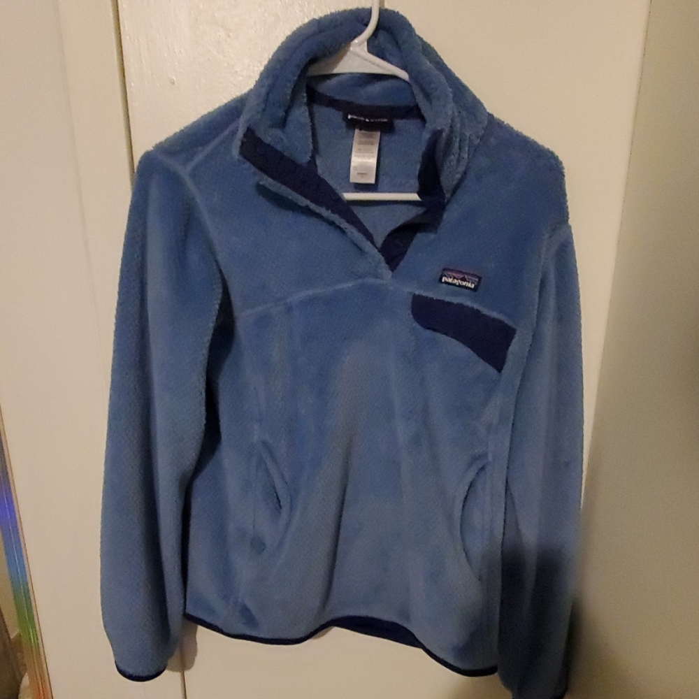 Patagonia pull over blue fuzzy size small